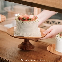 <br><br>木製クラシック・ケーキスタンドM <br><br>【ケーキプレート おしゃれ アンティーク調 クラシック調 お誕生日ケーキ アクセサリースタンド】